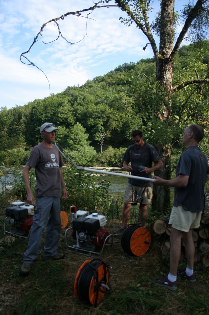 Pêche électrique sur la Loue dans le département du Doubs (Juillet 2013)